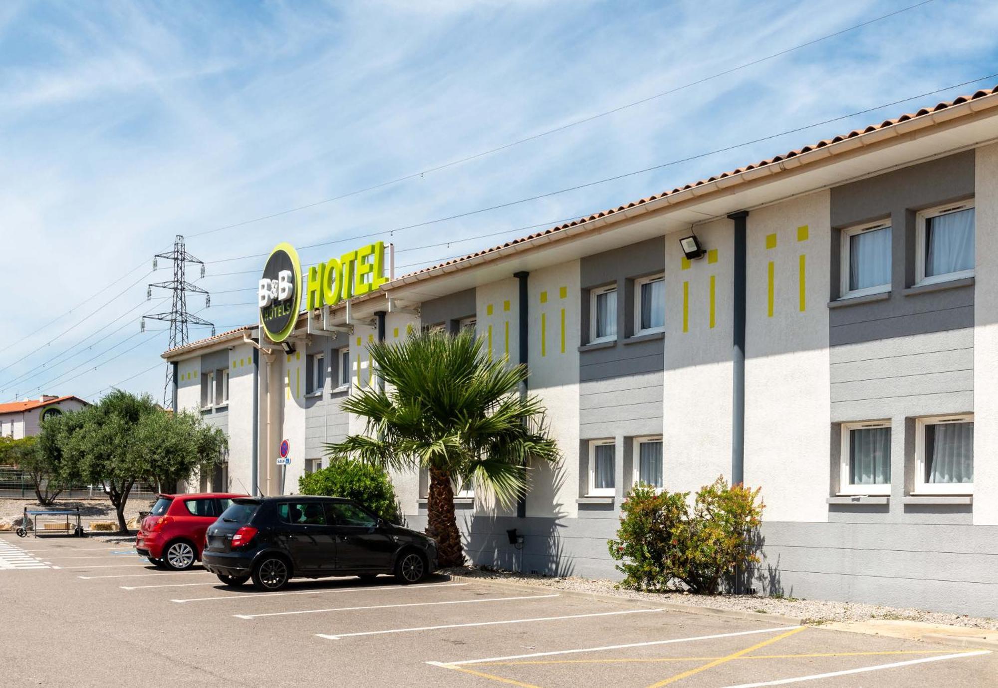 2 Hotel