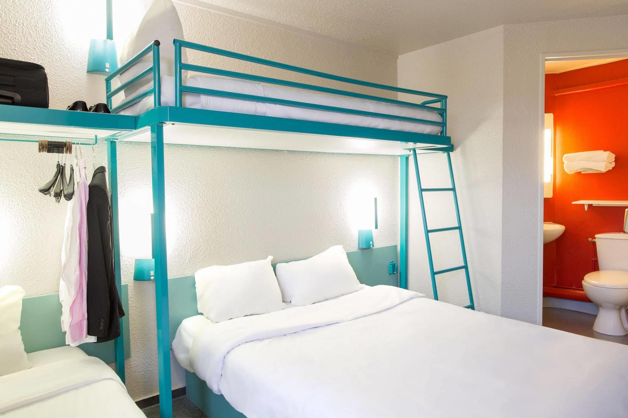 Hotel 2